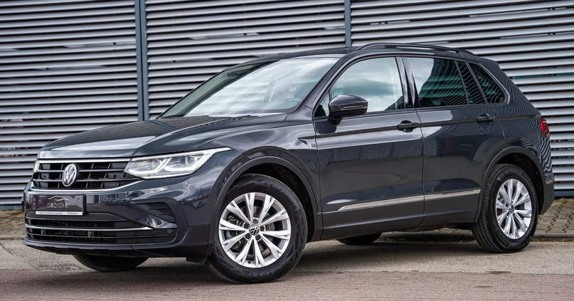 Volkswagen Tiguan cena 111900 przebieg: 121214, rok produkcji 2021 z Środa Śląska małe 667